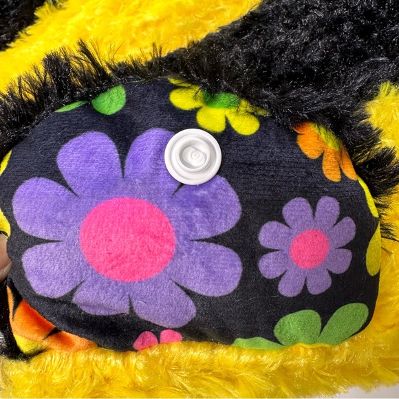 New POPillows Plush Bee Sleepy Time Anytime Pillow - Picture 8 of 10